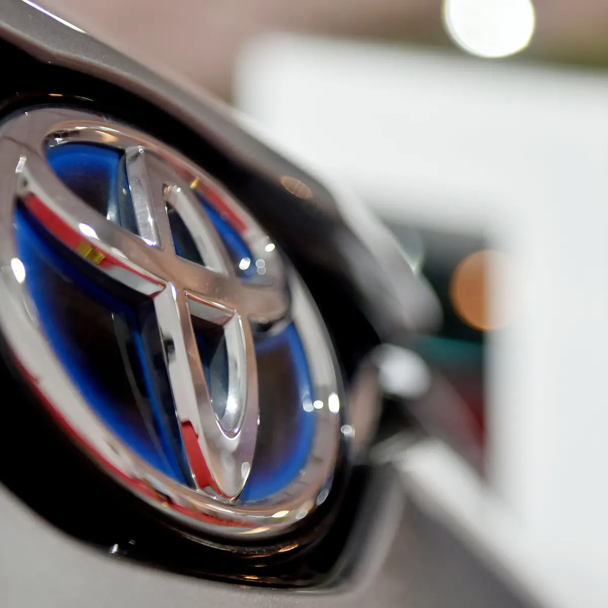 Toyota's Key To Electrification Transformation: Tsim Ib Qhov Peb Ntawm Ib Lub...