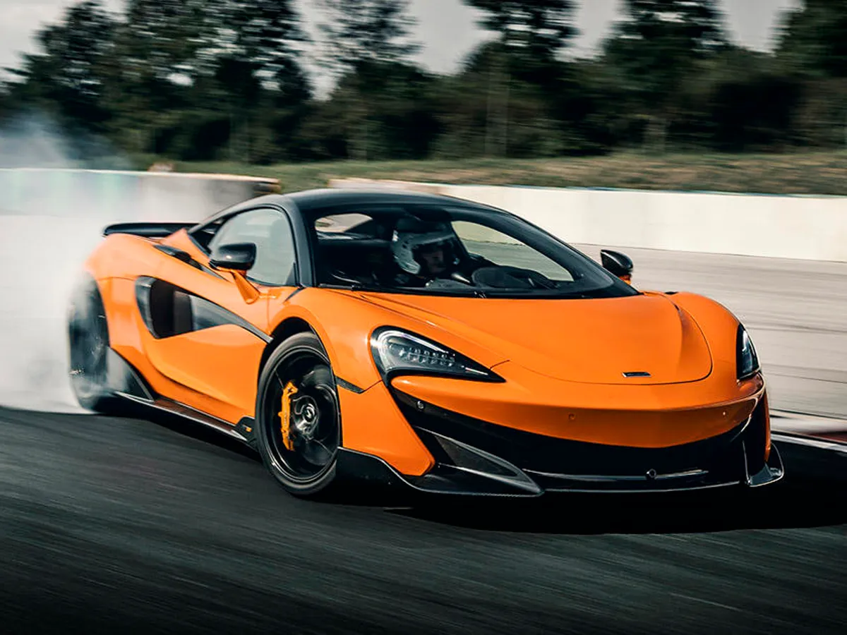Risk Of Tsheb Combustion: McLaren 600LT Rov qab