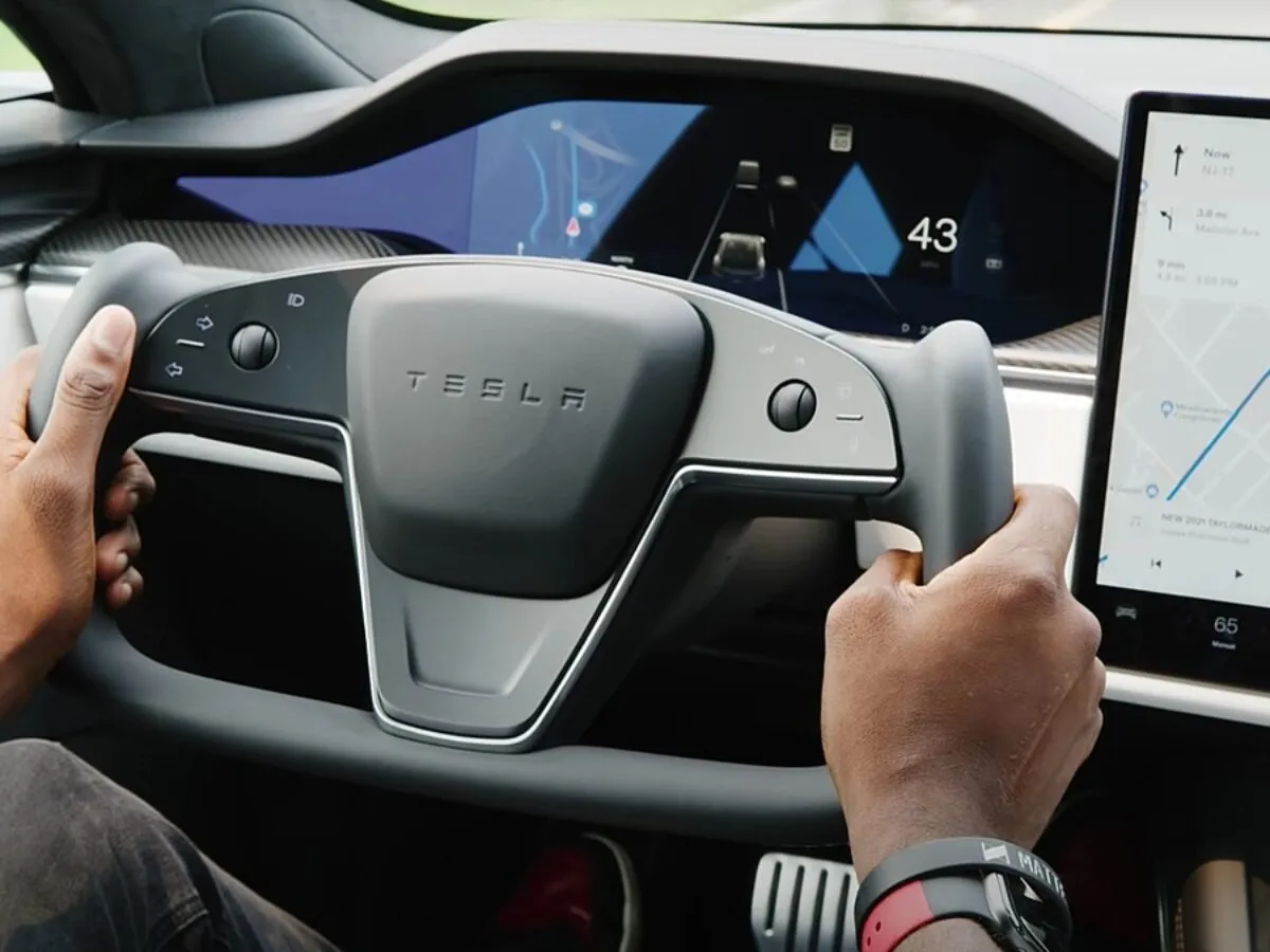 Kev Hloov Kho Kev Ua Haujlwm Ua Tau Zoo? Tesla Recalls 2 Model X Tsheb