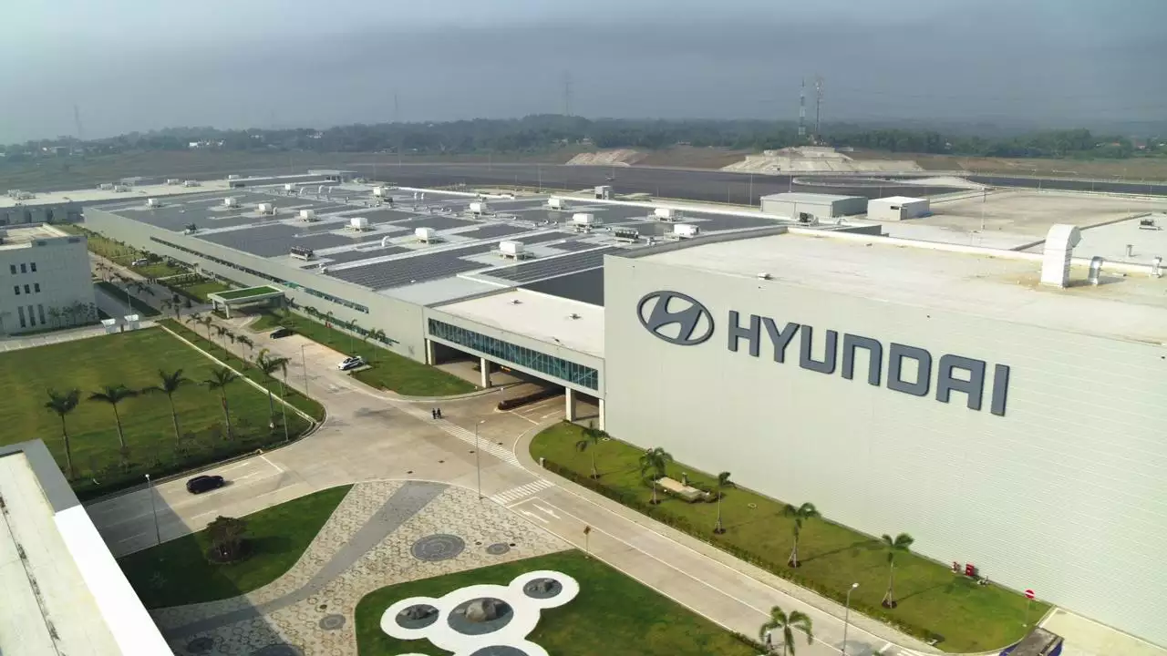 Hyundai Tsav Kaw Ob Lub Tuam Txhab Kaus Lim Qab Teb Kaus Lim Qab Teb Xyoo tom...