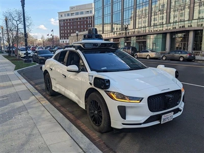 Waymo nce $ 5.6 nphom txhawm rau nthuav dav Autonomous Taxi Services