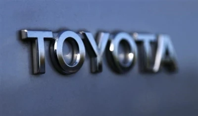 Toyota txiav txim siab xa cov tsheb los ntawm Tebchaws Askiv mus rau Tebchaws...
