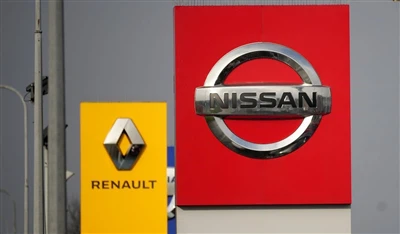 Renault Cov ntaub ntawv $ 11.2 billion poob ntawm Nissan Stake